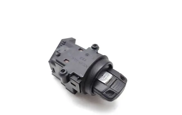 BMW 5 E60 E61 Ignition lock 6954722 108625-10