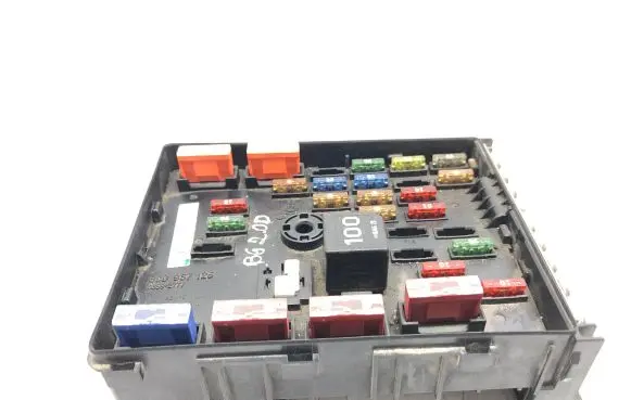 Volkswagen PASSAT B6 Fuse box set 3C0937125 63592777