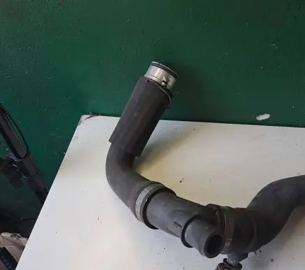 Mercedes-Benz C W203 Engine coolant pipe/hose 3013356
