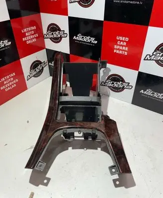 Cup holder front