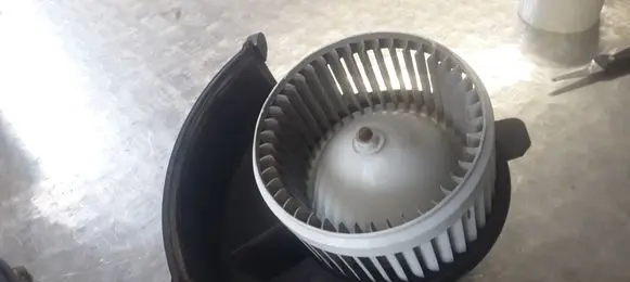Renault Kangoo II Heater fan/blower 173830000