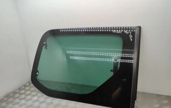 Citroen Berlingo Sliding door window/glass 43R004523