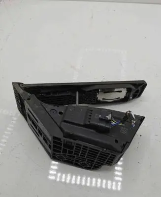 Mercedes-Benz E W213 Accelerator throttle pedal A2053000004
