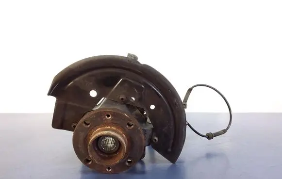 Renault Clio IV Front wheel hub spindle knuckle