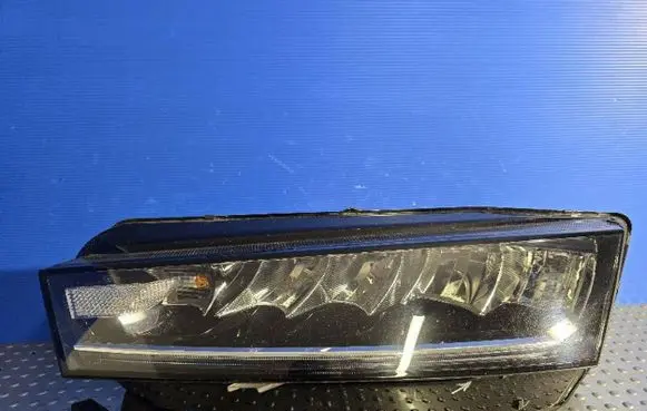 Skoda Octavia Mk4 Headlight/headlamp 5E4941015
