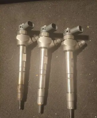 Audi A4 S4 B8 8K Fuel injector 04l130270ac