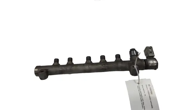 Volvo V60 Fuel main line pipe 31303612