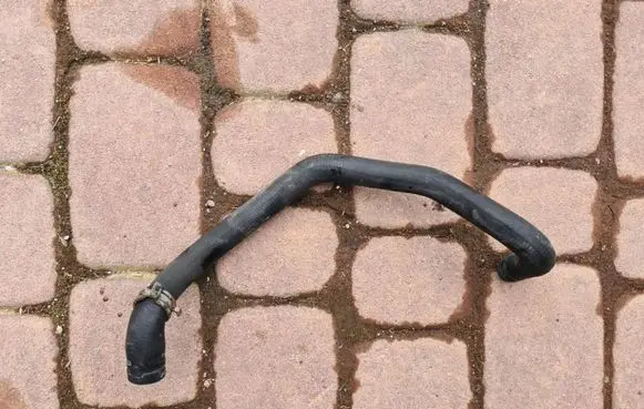 Opel Insignia B Engine coolant pipe/hose 13489101