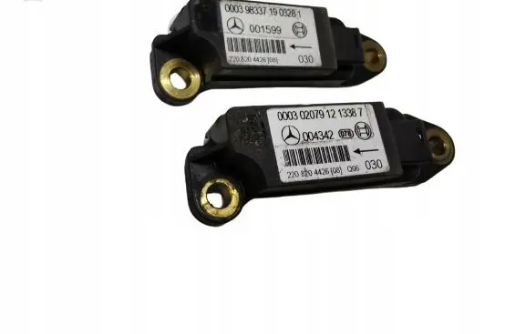 Mercedes-Benz SL R230 Airbag deployment crash/impact sensor A2208204426