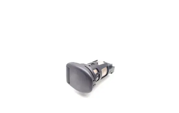 Nissan X-Trail T32 12 V Socket (front) 