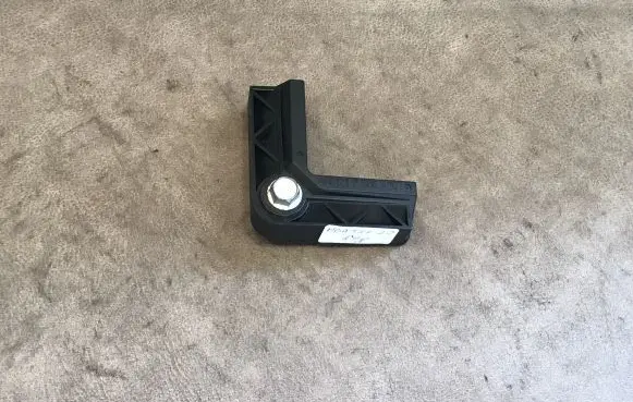 BMW Z4 E89 Battery bracket 7586426