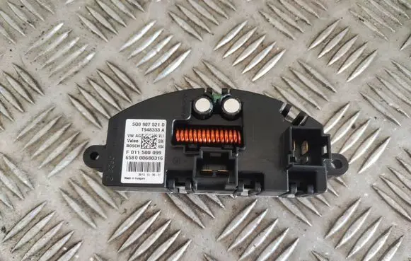 Audi A3 S3 8V Heater blower motor/fan resistor 5Q0907521D T948333A F011500099