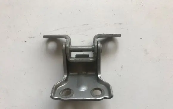 Chevrolet Spark Rear door upper hinge A047587