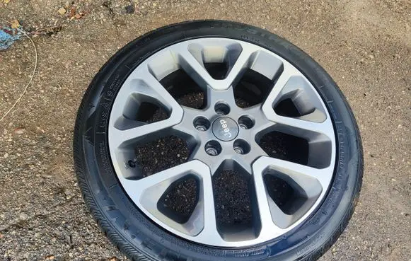 Jeep Renegade R19 alloy rim 52142696