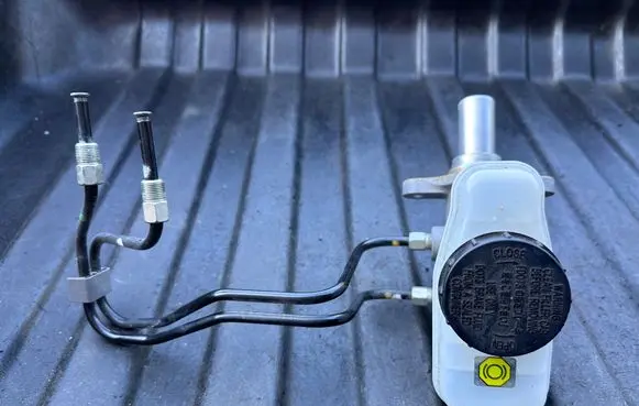 Master brake cylinder