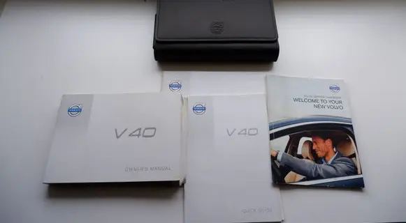 Volvo V40 Owners service history hand book 