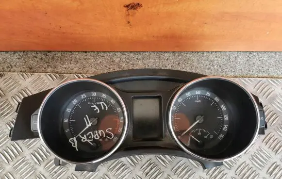 Skoda Superb B6 (3T) Speedometer (instrument cluster) 3T2920911K