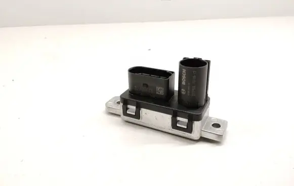 Volvo V60 Glow plug pre-heat relay 32202461