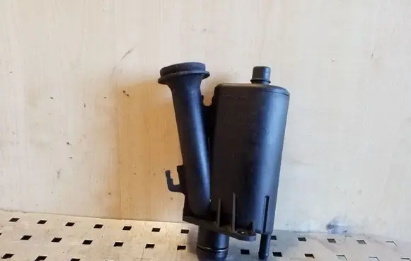 Volvo S40, V40 Oil breather separator 8200140763