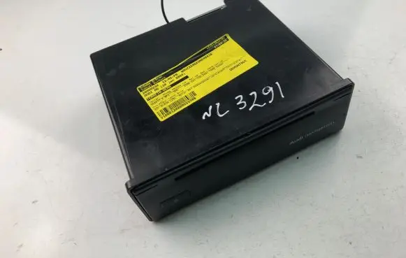 Audi A6 S6 C6 4F CD/DVD changer 