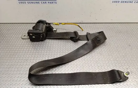 Iveco Daily 35 - 40.10 Front seatbelt 33006301H