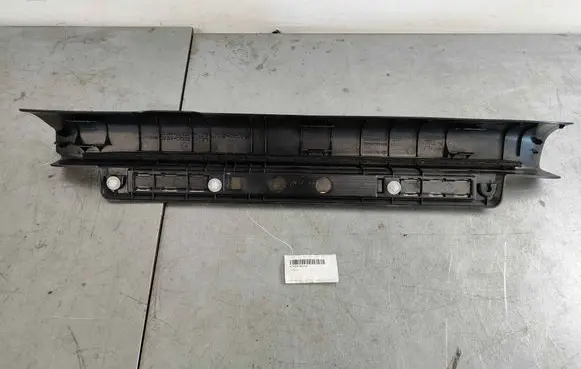 Front sill trim cover