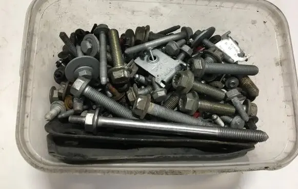 Seat Arona Nuts/bolts 