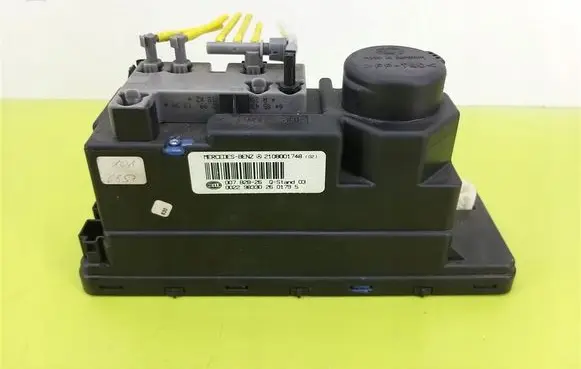 Mercedes-Benz E W210 Central locking vacuum pump 2108001748