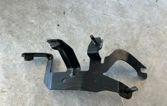 Renault Captur Headlight/headlamp mounting bracket 925406299R