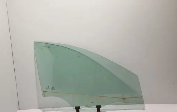 Hyundai Tucson TL Front door window glass four-door 82420N7010