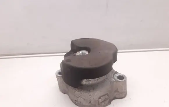 Honda Accord Engine mounting bracket