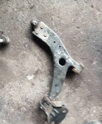 Volvo V40 Front lower control arm/wishbone AV613A262DA