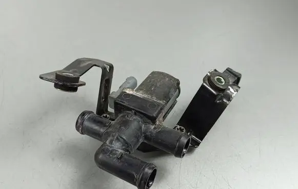 Alfa Romeo Stelvio Electric auxiliary coolant/water pump