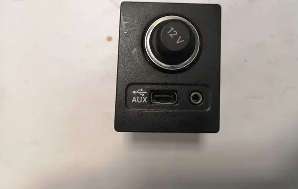 Skoda Superb B8 (3V) AUX in-socket connector 5Q0035726C