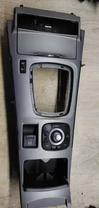 Renault Latitude (L70) Center console 