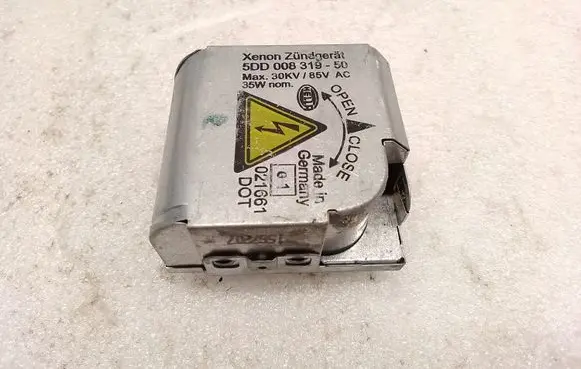 BMW X5 E53 Headlight ballast module Xenon 5DD00831950