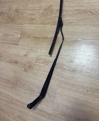 Toyota Yaris Verso Front wiper blade arm