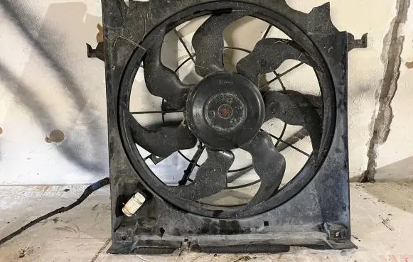 Hyundai i30 Electric radiator cooling fan