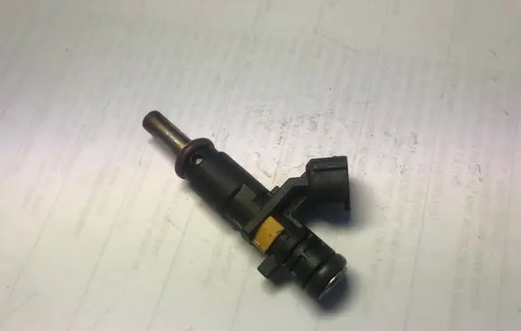 Peugeot 207 Fuel injector V75281768007