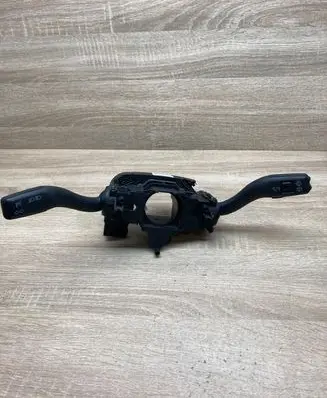 Wiper turn signal indicator stalk/switch