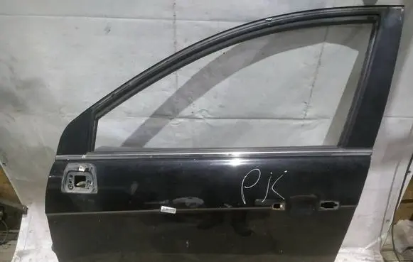 Chevrolet Captiva Front door JUODOS