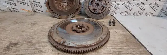 Honda FR-V Pressure plate 03KD038A