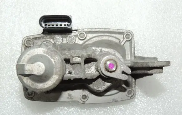 Volkswagen PASSAT B8 Other exhaust manifold parts 5Q0253692B 5Q0253691K