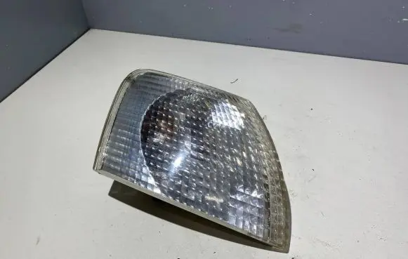 Volkswagen PASSAT B5 Front indicator light 3B0953050C