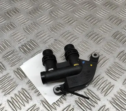 Volvo XC40 Engine coolant pipe/hose 32339883