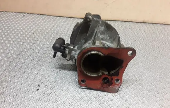 Renault Megane II Vacuum pump 163322916