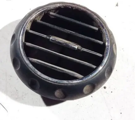 Alfa Romeo 147 Dash center air vent grill