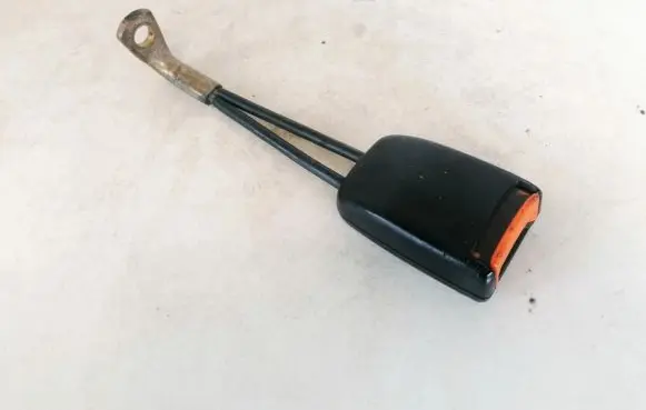Audi 80 90 S2 B4 Middle seatbelt buckle (rear) 893857739e
