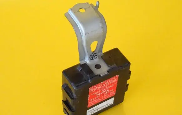 Toyota Avensis T250 Alarm control unit/module 89730-05030 8973005030 237000-3180