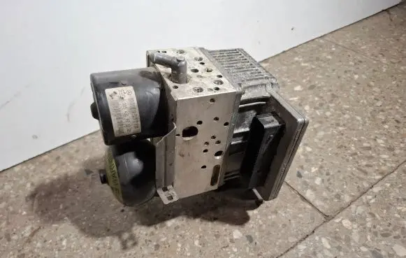Mercedes-Benz E W211 ABS Pump A0054319712